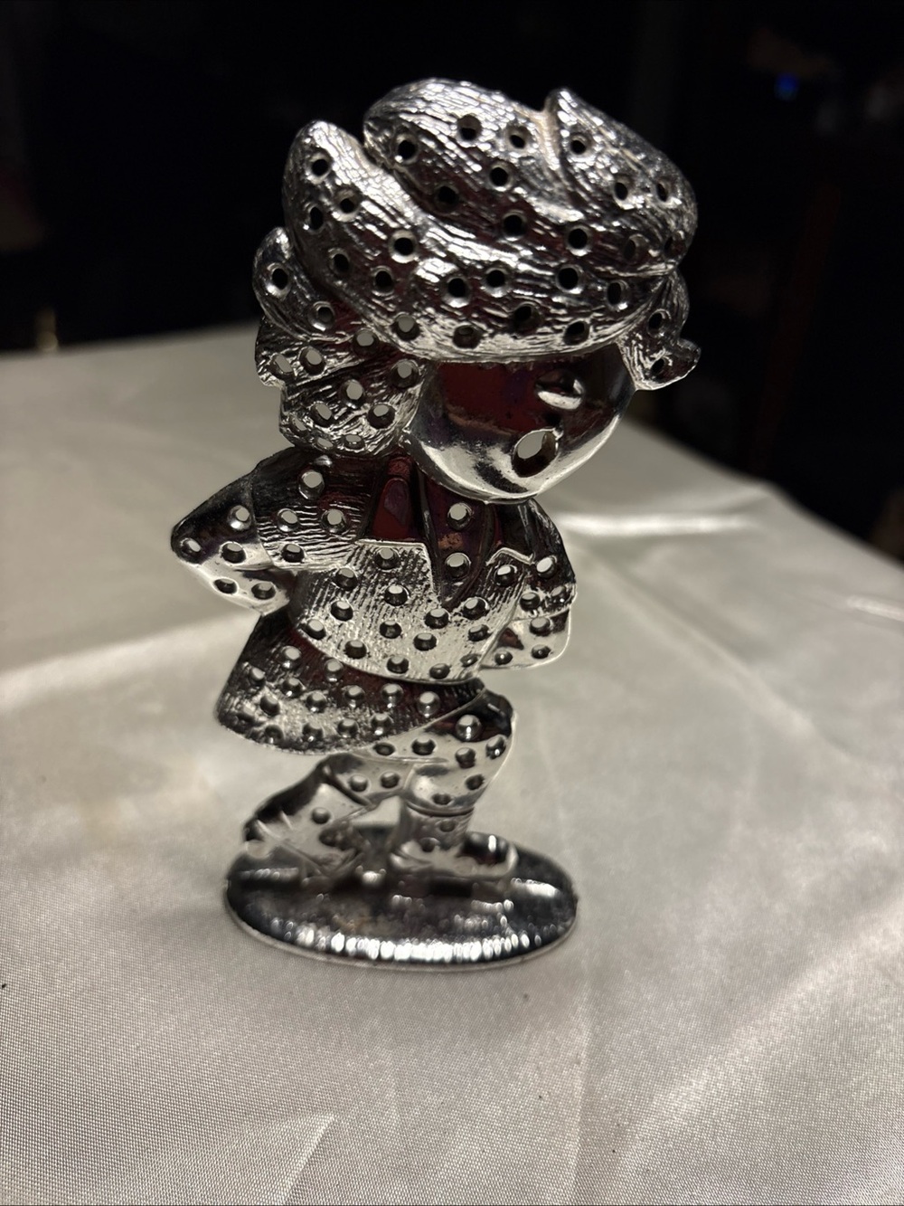 ByVintage Silver Tone Metal Girl Earring Holder Stand Retro Dutch Girl Pierced